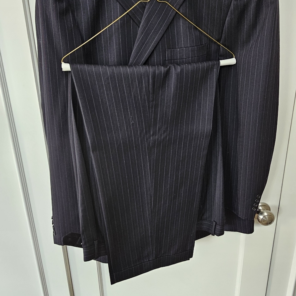 Sophisticated Black Pinstripe Men's Suit - Picture 3 of 11